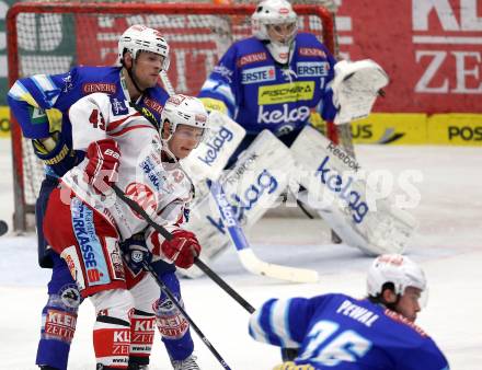 EBEL. Eishockey Bundesliga. EC VSV gegen KAC. Mario Altmann, Jean Philippe Lamoureux, (VSV), Tomislav Zanoski  (KAC). Villach, am 13.1.2013.
Foto: Kuess 


---
pressefotos, pressefotografie, kuess, qs, qspictures, sport, bild, bilder, bilddatenbank