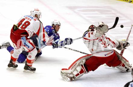 EBEL. Eishockey Bundesliga. EC VSV gegen KAC. Mario Altmann,  (VSV), Florian Iberer, Rene Swette (KAC). Villach, am 13.1.2013.
Foto: Kuess 


---
pressefotos, pressefotografie, kuess, qs, qspictures, sport, bild, bilder, bilddatenbank