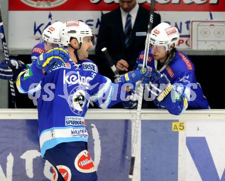 EBEL. Eishockey Bundesliga. EC VSV gegen HC Orli Znojmo. Jubel Scott Hotham, Andreas Wiedergut (VSV). Villach, am 15.1.2013.
Foto: Kuess 


---
pressefotos, pressefotografie, kuess, qs, qspictures, sport, bild, bilder, bilddatenbank