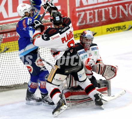 EBEL. Eishockey Bundesliga. EC VSV gegen HC Orli Znojmo. Antti Pusa,  (VSV), Martin Planek, Ondrej Kacetl (Znojmo). Villach, am 15.1.2013.
Foto: Kuess 


---
pressefotos, pressefotografie, kuess, qs, qspictures, sport, bild, bilder, bilddatenbank