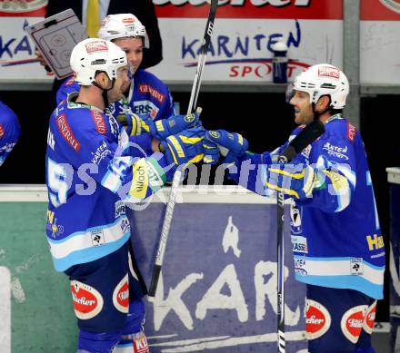 EBEL. Eishockey Bundesliga. EC VSV gegen HC Orli Znojmo. Torjubel Scott Hotham, Derek Damon (VSV). Villach, am 15.1.2013.
Foto: Kuess 


---
pressefotos, pressefotografie, kuess, qs, qspictures, sport, bild, bilder, bilddatenbank
