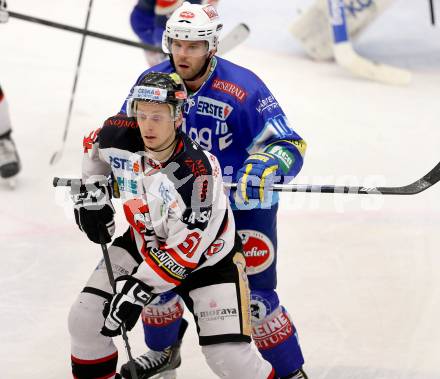 EBEL. Eishockey Bundesliga. EC VSV gegen HC Orli Znojmo. Derek Damon,  (VSV), Jan Seda (Znojmo). Villach, am 15.1.2013.
Foto: Kuess 


---
pressefotos, pressefotografie, kuess, qs, qspictures, sport, bild, bilder, bilddatenbank