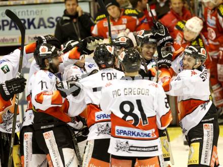 EBEL. Eishockey Bundesliga. EC KAC gegen HC TWK Innsbruck "Die Haie".   Torjubel  (Innsbruck). Klagenfurt, am 15.1.2013.
Foto: Kuess 


---
pressefotos, pressefotografie, kuess, qs, qspictures, sport, bild, bilder, bilddatenbank