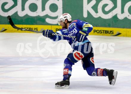 EBEL. Eishockey Bundesliga. EC VSV gegen EC Red Bull Salzburg. John Hughes  (VSV). Villach, am 11.1.2013.
Foto: Kuess 


---
pressefotos, pressefotografie, kuess, qs, qspictures, sport, bild, bilder, bilddatenbank