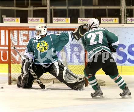 Eishockey Cup. Zeltverleih Bister gegen HC Post. Michael rom, Florian Oberrisser (Bister). Klagenfurt, 16.1.2013.
Foto: Kuess
---
pressefotos, pressefotografie, kuess, qs, qspictures, sport, bild, bilder, bilddatenbank