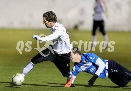 Fussball Testspiel. RZ Pellets WAC gegen VSV. Sandro Zakany,  (WAC), Lukas Kircher (VSV).. Poggersdorf, 17.1.2012.
Foto: Kuess
---
pressefotos, pressefotografie, kuess, qs, qspictures, sport, bild, bilder, bilddatenbank