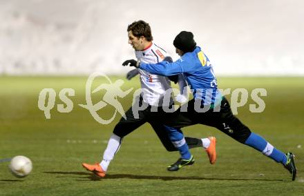 Fussball Testspiel. RZ Pellets WAC gegen VSV. Sandro Zakany,  (WAC), Emre Okatan (VSV). Poggersdorf, 17.1.2012.
Foto: Kuess
---
pressefotos, pressefotografie, kuess, qs, qspictures, sport, bild, bilder, bilddatenbank