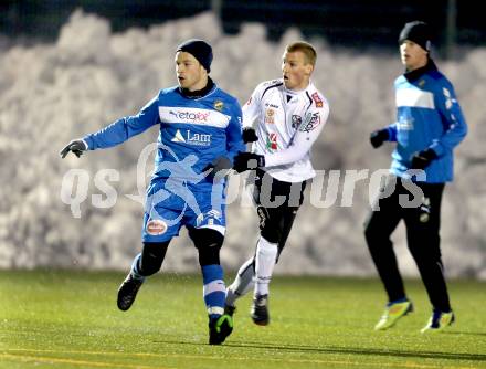 Fussball Testspiel. RZ Pellets WAC gegen VSV. Manuel Kerhe, (WAC), Daniel Pirker  (VSV). Poggersdorf, 17.1.2012.
Foto: Kuess
---
pressefotos, pressefotografie, kuess, qs, qspictures, sport, bild, bilder, bilddatenbank