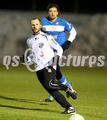 Fussball Testspiel. RZ Pellets WAC gegen VSV. Stephan Stueckler, (WAC), Michael Kirisits (VSV). Poggersdorf, 17.1.2012.
Foto: Kuess
---
pressefotos, pressefotografie, kuess, qs, qspictures, sport, bild, bilder, bilddatenbank