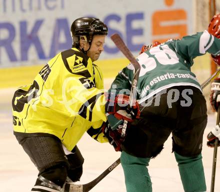 Eishockey Cup. Zeltverleih Bister gegen HC Post. Gerald Jarnig (Bister), Thomas Troppenauer (Post). Klagenfurt, 16.1.2013.
Foto: Kuess
---
pressefotos, pressefotografie, kuess, qs, qspictures, sport, bild, bilder, bilddatenbank