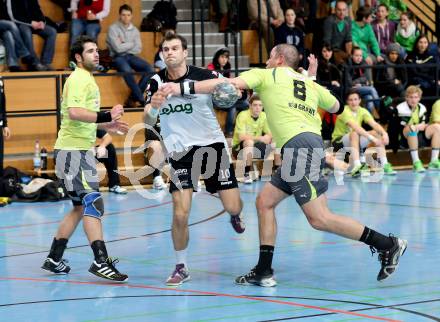 Handball Bundesliga. HC Kelag Kaernten gegen SC Ferlach. Anton Praeprost,  (HCK), Miro Barisic (SCF). Klagenfurt,19.1.2013.
Foto: Kuess
---
pressefotos, pressefotografie, kuess, qs, qspictures, sport, bild, bilder, bilddatenbank