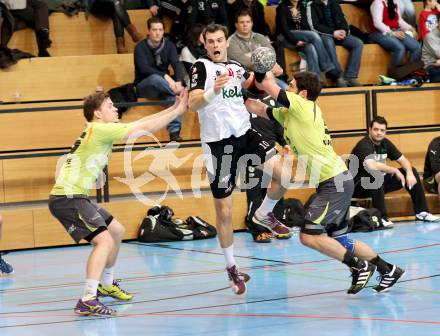 Handball Bundesliga. HC Kelag Kaernten gegen SC Ferlach.  Josef Sourek, (HCK), Miro Barisic (SCF). Klagenfurt,19.1.2013.
Foto: Kuess
---
pressefotos, pressefotografie, kuess, qs, qspictures, sport, bild, bilder, bilddatenbank