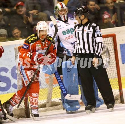 EBEL. Eishockey Bundesliga. EC KAC gegen SAPA Fehervar AV19.  Jubel John Lammers,   (KAC), Bence Balizs (Alba Volan). Klagenfurt, am 20.1.2013.
Foto: Kuess 


---
pressefotos, pressefotografie, kuess, qs, qspictures, sport, bild, bilder, bilddatenbank