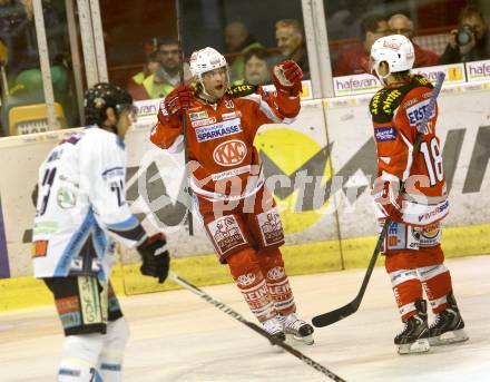 EBEL. Eishockey Bundesliga. EC KAC gegen SAPA Fehervar AV19.  Torjubel John Lammers, Thomas Koch (KAC). Klagenfurt, am 20.1.2013.
Foto: Kuess 


---
pressefotos, pressefotografie, kuess, qs, qspictures, sport, bild, bilder, bilddatenbank