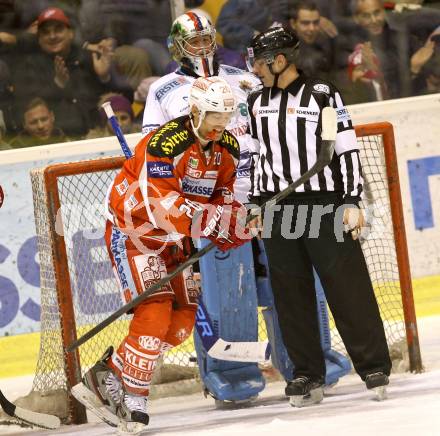 EBEL. Eishockey Bundesliga. EC KAC gegen SAPA Fehervar AV19. Jubel John Lammers,   (KAC), Bence Balizs (Alba Volan). Klagenfurt, am 20.1.2013.
Foto: Kuess 


---
pressefotos, pressefotografie, kuess, qs, qspictures, sport, bild, bilder, bilddatenbank