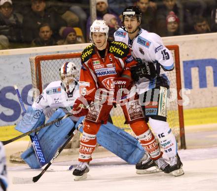 EBEL. Eishockey Bundesliga. EC KAC gegen SAPA Fehervar AV19.  Paul Schellander,  (KAC), Arnold Varga (Alba Volan). Klagenfurt, am 20.1.2013.
Foto: Kuess 


---
pressefotos, pressefotografie, kuess, qs, qspictures, sport, bild, bilder, bilddatenbank