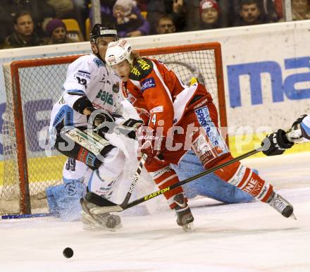 EBEL. Eishockey Bundesliga. EC KAC gegen SAPA Fehervar AV19.  Markus Pirmann,  (KAC), Istvan Sofron (Alba Volan). Klagenfurt, am 20.1.2013.
Foto: Kuess 


---
pressefotos, pressefotografie, kuess, qs, qspictures, sport, bild, bilder, bilddatenbank