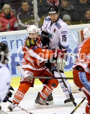 EBEL. Eishockey Bundesliga. EC KAC gegen SAPA Fehervar AV19.  Kevin Doell,  (KAC), Arnold Varga (Alba Volan). Klagenfurt, am 20.1.2013.
Foto: Kuess 


---
pressefotos, pressefotografie, kuess, qs, qspictures, sport, bild, bilder, bilddatenbank