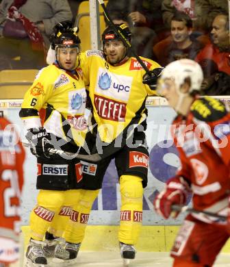 EBEL. Eishockey Bundesliga. EC KAC gegen UPC Vienna Capitals.  Torjubel Francois Fortier, Rafael Rotter  (Vienna). Klagenfurt, am 22.1.2013.
Foto: Kuess 


---
pressefotos, pressefotografie, kuess, qs, qspictures, sport, bild, bilder, bilddatenbank