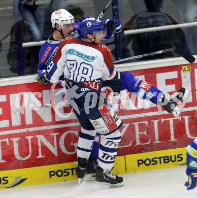 EBEL. Eishockey Bundesliga. EC VSV gegen KHL Medvescak Zagreb. Martin Oraze,  (VSV), Dario Kostovic (Zagreb). Villach, am 22.1.2013.
Foto: Kuess 


---
pressefotos, pressefotografie, kuess, qs, qspictures, sport, bild, bilder, bilddatenbank