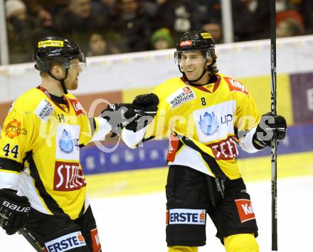 EBEL. Eishockey Bundesliga. EC KAC gegen UPC Vienna Capitals.  Torjubel Jamie Fraser, Tony Romano (Vienna). Klagenfurt, am 22.1.2013.
Foto: Kuess 


---
pressefotos, pressefotografie, kuess, qs, qspictures, sport, bild, bilder, bilddatenbank