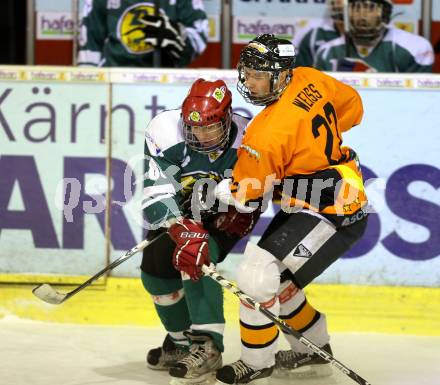 Eishockey Cup. Ascus Rangers gegen Zeltverleih Bister. Udo Kornprat (Ascus Rangers), Gerald jarnig (Bister). Klagenfurt, 23.1.2013.
Foto: kuess
---
pressefotos, pressefotografie, kuess, qs, qspictures, sport, bild, bilder, bilddatenbank