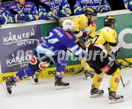 EBEL. Eishockey Bundesliga. EC VSV gegen UPC Vienna Capitals. Markus Peintner,  (VSV), Francois Fortier (Vienna). Villach, am 27.1.2013.
Foto: Kuess 


---
pressefotos, pressefotografie, kuess, qs, qspictures, sport, bild, bilder, bilddatenbank