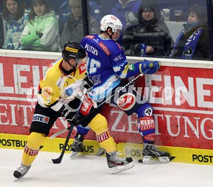 EBEL. Eishockey Bundesliga. EC VSV gegen UPC Vienna Capitals. Patrick Platzer,  (VSV), Peter Schweda (Vienna). Villach, am 27.1.2013.
Foto: Kuess 


---
pressefotos, pressefotografie, kuess, qs, qspictures, sport, bild, bilder, bilddatenbank