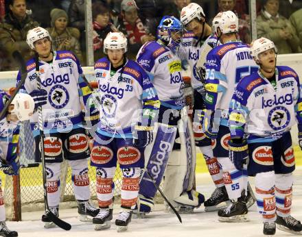 EBEL. Eishockey Bundesliga. EC KAC gegen VSV.  Enttaeuschte Spieler (VSV). Klagenfurt, am 29.1.2013.
Foto: Kuess 


---
pressefotos, pressefotografie, kuess, qs, qspictures, sport, bild, bilder, bilddatenbank