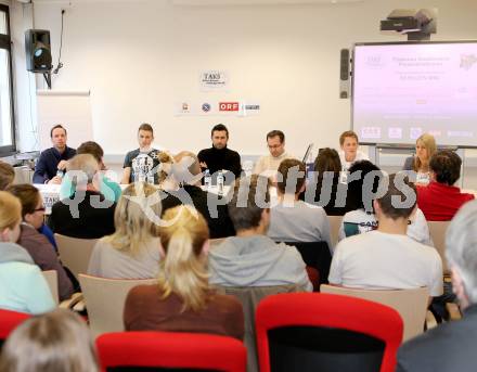 Fussball. WAC. Pressenkonferenz im Bundesrealgymnasium fÃ¼r Slowenen. Stefan Hribar,  Michael Sollbauer, Nenad Bjelica, Alexander Mak, Christian Dobnik, Bianka Poertsch. Klagenfurt, 30.1.2012.
Foto: Kuess
---
pressefotos, pressefotografie, kuess, qs, qspictures, sport, bild, bilder, bilddatenbank