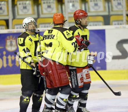 Eishockey Cup. HC Post gegen Ascus Rangers. Torjubel (Post). Klagenfurt, 31.1.2013.
Foto: Kuess
---
pressefotos, pressefotografie, kuess, qs, qspictures, sport, bild, bilder, bilddatenbank