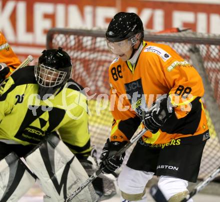 Eishockey Cup. HC Post gegen Ascus Rangers. Gerwin Kaschitz (Post), Klaus Ofner (Ascus). Klagenfurt, 31.1.2013.
Foto: Kuess
---
pressefotos, pressefotografie, kuess, qs, qspictures, sport, bild, bilder, bilddatenbank