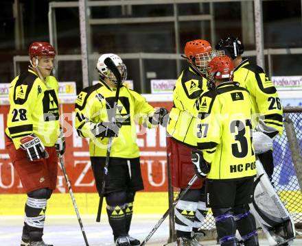 Eishockey Cup. HC Post gegen Ascus Rangers. Torjubel (Post). Klagenfurt, 31.1.2013.
Foto: Kuess
---
pressefotos, pressefotografie, kuess, qs, qspictures, sport, bild, bilder, bilddatenbank