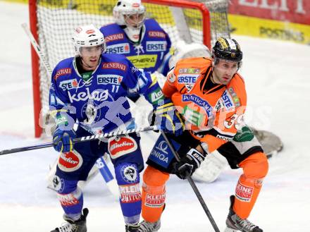 EBEL. Eishockey Bundesliga. EC VSV gegen Moser Medical Graz 99ers.  Derek Ryan,  (VSV), Trevor Frischmon (Graz). Villach, am 31.1.2013.
Foto: Kuess 


---
pressefotos, pressefotografie, kuess, qs, qspictures, sport, bild, bilder, bilddatenbank