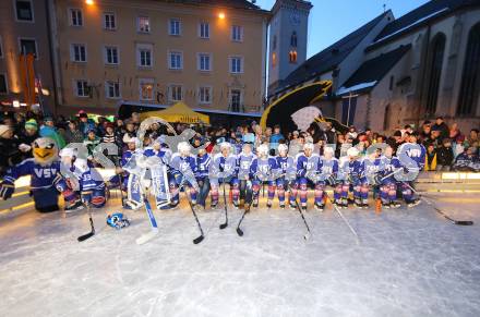 Eishockey Bundesliga. Showtraining VSV am Rathausplatz. Villach, am 1.2.1013.
Foto: Kuess
---
pressefotos, pressefotografie, kuess, qs, qspictures, sport, bild, bilder, bilddatenbank