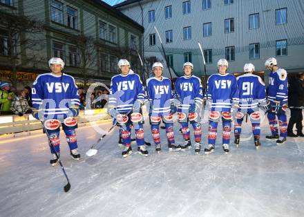 Eishockey Bundesliga. Showtraining VSV am Rathausplatz. Villach, am 1.2.1013.
Foto: Kuess
---
pressefotos, pressefotografie, kuess, qs, qspictures, sport, bild, bilder, bilddatenbank