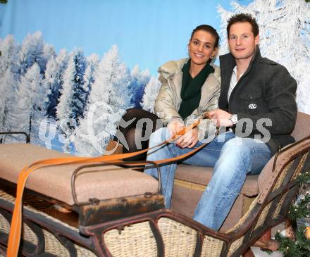 Eishockey. KAC. Tomislav Zanoski mit Freundin Mihaela. Klagenfurt, 27.12.2012.
Foto: Kuess
---
pressefotos, pressefotografie, kuess, qs, qspictures, sport, bild, bilder, bilddatenbank