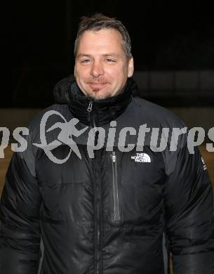 Eishockey Unterliga Ost. Trainer Christian Cozelenka (ESV Volksbank KÃ¤rnten SÃ¼d Ferlach). Ferlach, am 4.1.2012.
Foto: Kuess
---
pressefotos, pressefotografie, kuess, qs, qspictures, sport, bild, bilder, bilddatenbank