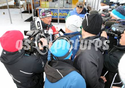 Schi Alpin. Training OESV Nationalteam.  Trainer Mathias Berthold, Journallisten. Turrach, am 1.2.2013.
Foto: Kuess
---
pressefotos, pressefotografie, kuess, qs, qspictures, sport, bild, bilder, bilddatenbank