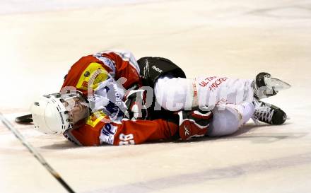 Eishockeycup. Hypo Alpe Adria BAnk gegen Humanomed Wings. Verletzt Kurt Makula (Hypo). Klagenfurt, 7.2.2013.
Foto: Kuess
---
pressefotos, pressefotografie, kuess, qs, qspictures, sport, bild, bilder, bilddatenbank