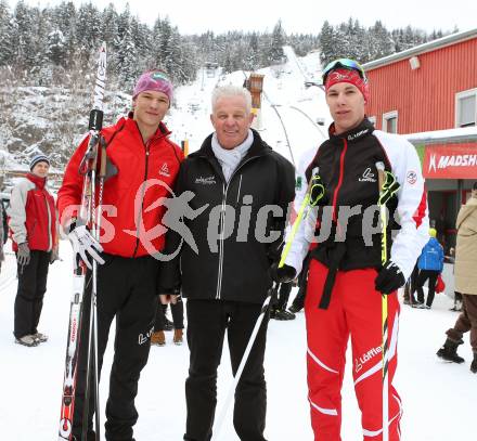 Langlauf. Oesterreichische Meisterschaften. Tobias Habenicht, Landessportdirektor Reinhard Tellian, Fabian Kattnig . Villach, 9.1.2013.
Foto: Kuess
---
pressefotos, pressefotografie, kuess, qs, qspictures, sport, bild, bilder, bilddatenbank