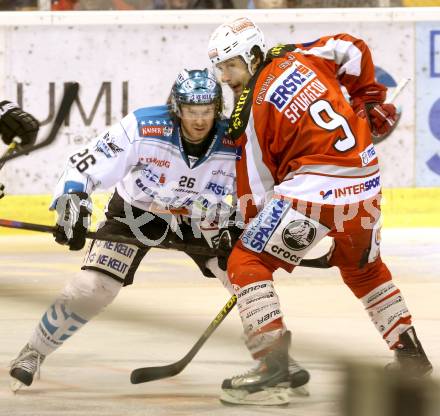 EBEL. Eishockey Bundesliga. EC KAC gegen EHC LIWEST Linz. Tyler Spurgeon,  (KAC),  Rob Hisey (Linz). Klagenfurt, am 13.2.2013.
Foto: Kuess 


---
pressefotos, pressefotografie, kuess, qs, qspictures, sport, bild, bilder, bilddatenbank