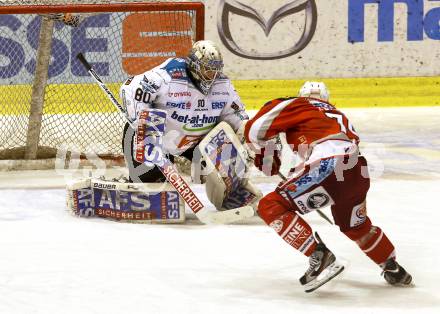 EBEL. Eishockey Bundesliga. EC KAC gegen EHC LIWEST Linz.  Penalty Jamie Lundmark,  (KAC), David Leneveu (Linz). Klagenfurt, am 13.2.2013.
Foto: Kuess 


---
pressefotos, pressefotografie, kuess, qs, qspictures, sport, bild, bilder, bilddatenbank