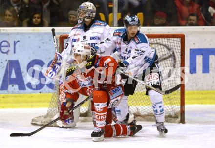 EBEL. Eishockey Bundesliga. EC KAC gegen EHC LIWEST Linz.  Paul Schellander,  (KAC), David Leneveu, Daniel Mitterdorfer (Linz). Klagenfurt, am 13.2.2013.
Foto: Kuess 


---
pressefotos, pressefotografie, kuess, qs, qspictures, sport, bild, bilder, bilddatenbank