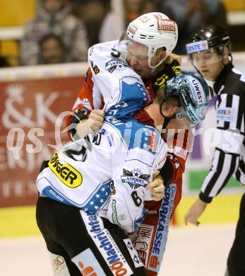 EBEL. Eishockey Bundesliga. EC KAC gegen EHC LIWEST Linz. Mike Siklenka,  (KAC), Andrew Hedlund  (Linz). Klagenfurt, am 13.2.2013.
Foto: Kuess 


---
pressefotos, pressefotografie, kuess, qs, qspictures, sport, bild, bilder, bilddatenbank