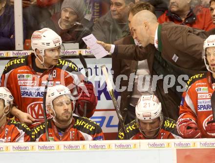 EBEL. Eishockey Bundesliga. EC KAC gegen EHC LIWEST Linz. Florian Iberer,  Trainer Christer Olsson  (KAC). Klagenfurt, am 13.2.2013.
Foto: Kuess 


---
pressefotos, pressefotografie, kuess, qs, qspictures, sport, bild, bilder, bilddatenbank