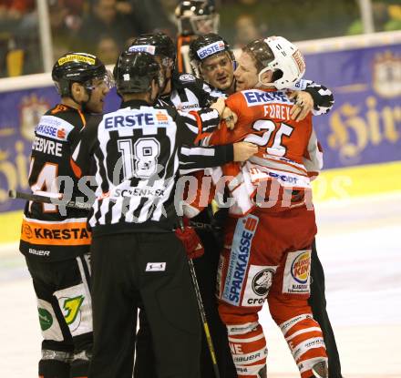 EBEL. Eishockey Bundesliga. EC KAC gegen Moser Medical Graz 99ers.   rauferei Kirk Furey, (KAC), Guillaume Lefebvre (Graz). Klagenfurt, am 15.2.2013.
Foto: Kuess 


---
pressefotos, pressefotografie, kuess, qs, qspictures, sport, bild, bilder, bilddatenbank