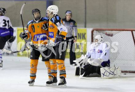 Eishockey Hobbycup St. Stefan/Lavanttal  gegen St. Michael/Bleiburg. Martin Jaeger,  (St. Stefan), Torjubel Miran Kapun, Rene Lipusch  (St. Michael). Voelkermarkt, am 15.2.2013.
Foto: Kuess
---
pressefotos, pressefotografie, kuess, qs, qspictures, sport, bild, bilder, bilddatenbank