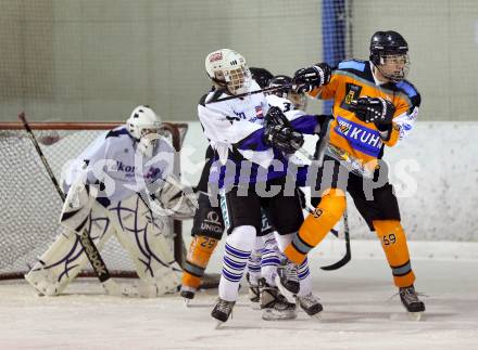 Eishockey Hobbycup St. Stefan/Lavanttal  gegen St. Michael/Bleiburg. Martin Jaeger, Guenther Aspernig (St. Stefan), David Pototschnig (St. Michael). Voelkermarkt, am 15.2.2013.
Foto: Kuess
---
pressefotos, pressefotografie, kuess, qs, qspictures, sport, bild, bilder, bilddatenbank