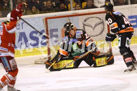 EBEL. Eishockey Bundesliga. EC KAC gegen Moser Medical Graz 99ers.   Jamie Lundmark,  (KAC), Sebastian Stefaniszin (Graz). Klagenfurt, am 15.2.2013.
Foto: Kuess 


---
pressefotos, pressefotografie, kuess, qs, qspictures, sport, bild, bilder, bilddatenbank